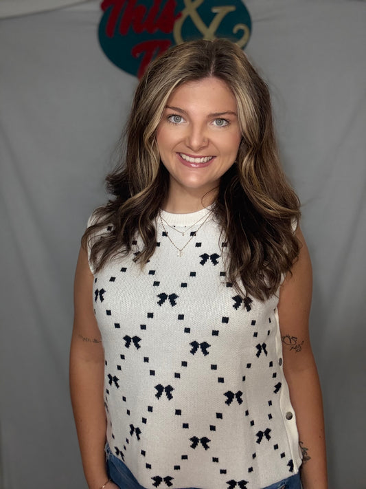 White Bow buttoned side sweater vest